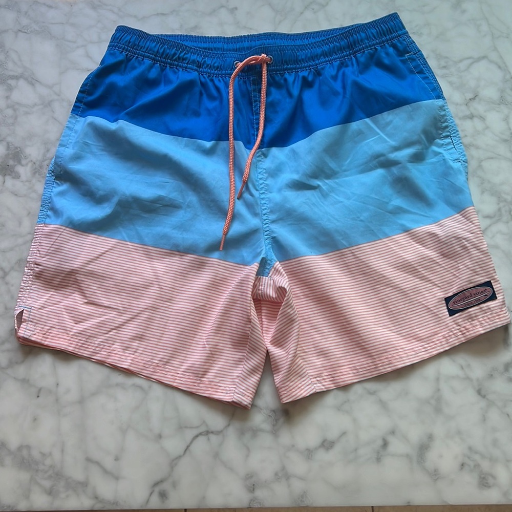 Men’s medium Vineyard vines bathing trunks. Size medium. Great condition.
